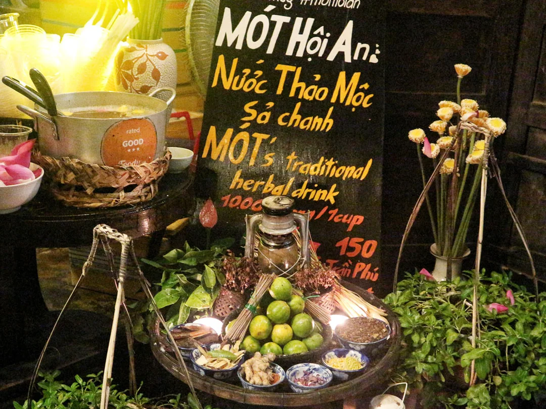 bánh đa cua dì lý và món ăn kèm phong vị Hải Phòng