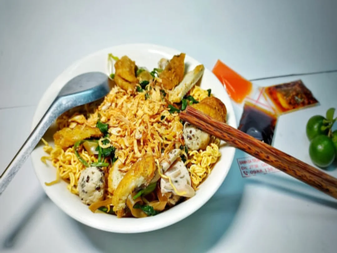 bánh đa trộn dốc thọ lão khung giờ đông khách và phục vụ