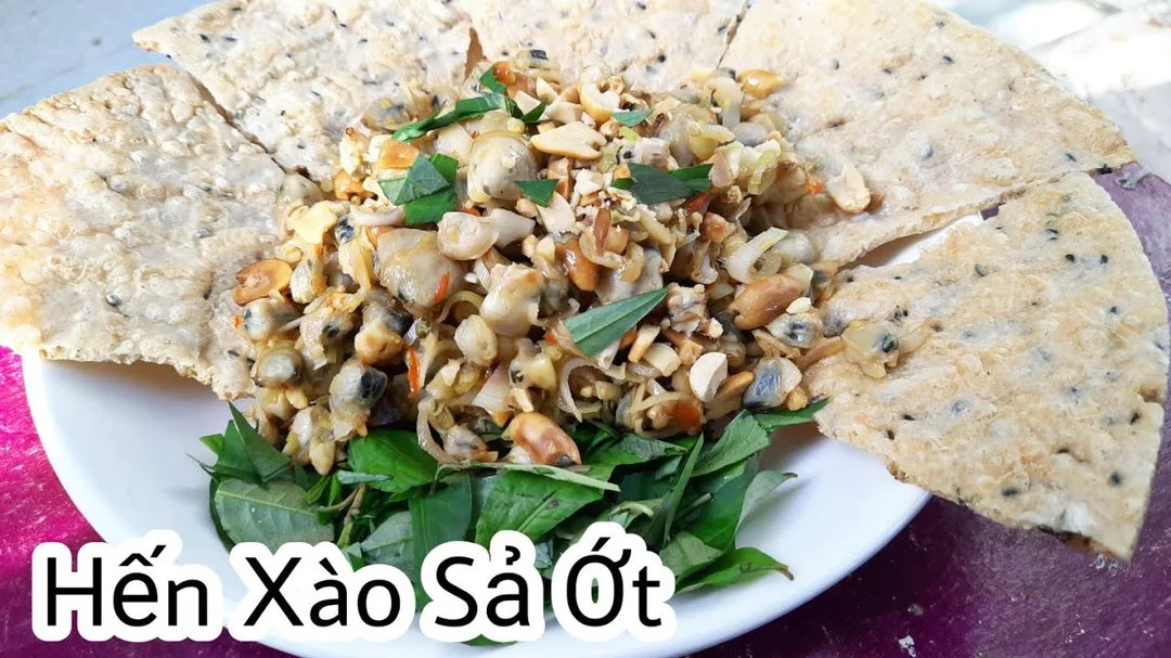 Cách làm hến xúc bánh đa sả ớt