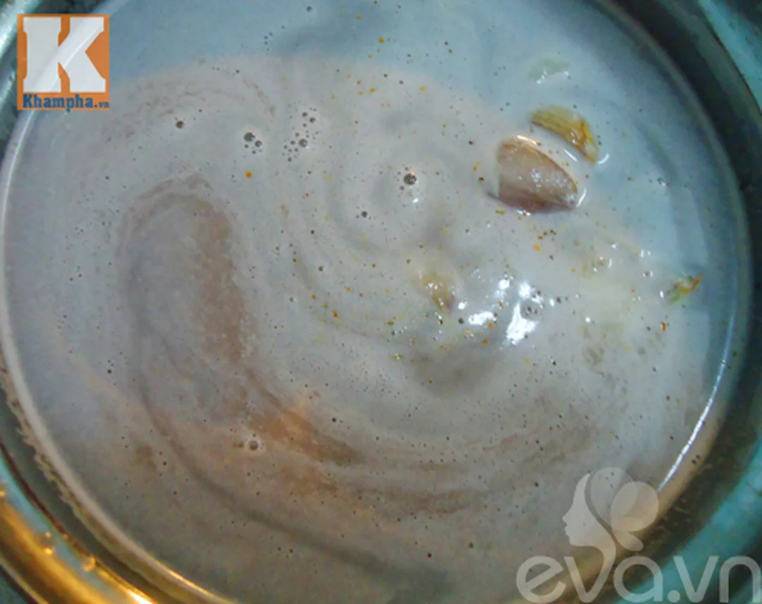 nồi nước dùng bánh đa bề bề đun lửa nhỏ