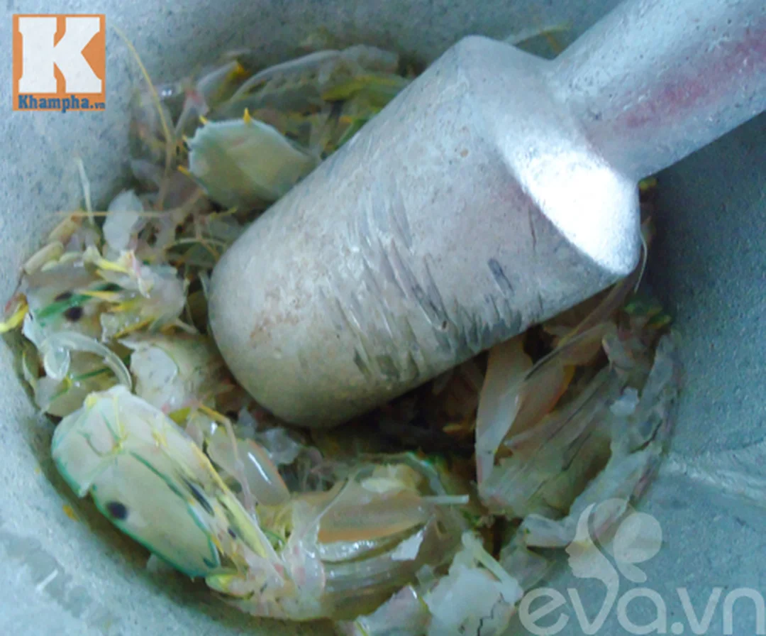 nước dùng bánh đa bề bề được lọc từ bề bề xay