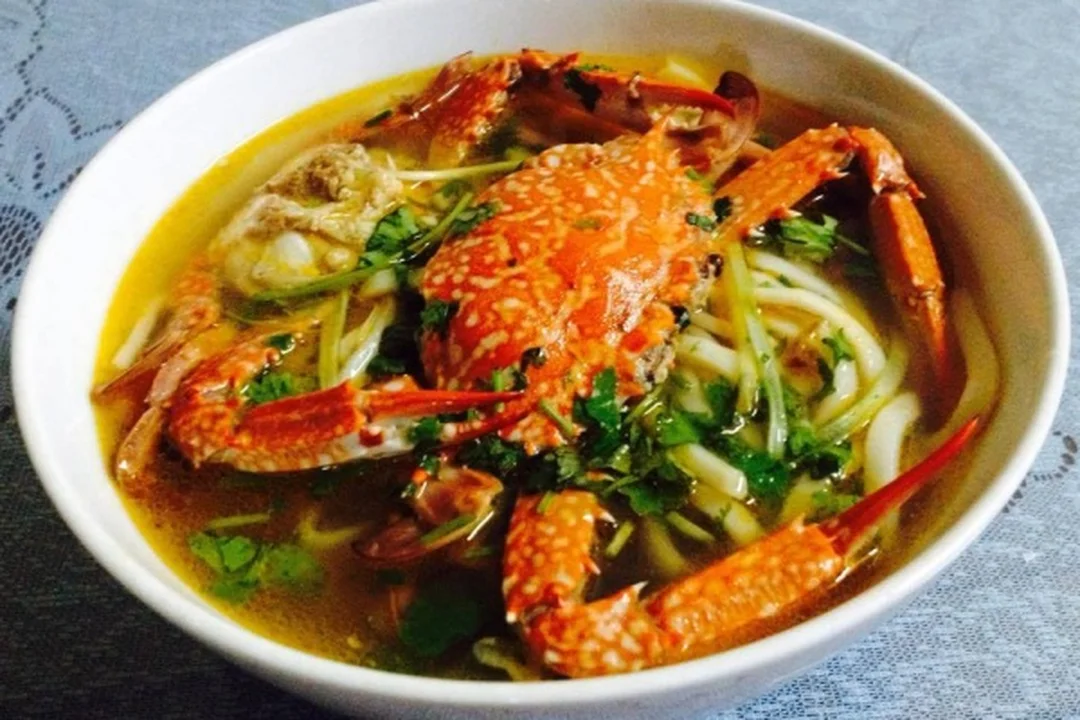 bánh canh cua Đà Nẵng dùng để phân biệt với bánh đa cua đà nẵng