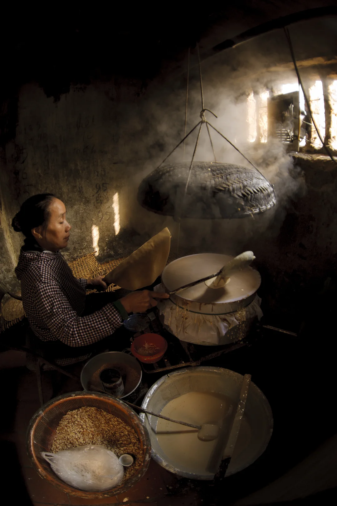 Bánh đa Bắc Giang tại gian hàng làng nghề địa phương bánh đa Bắc Giang tại gian hàng làng nghề địa phương