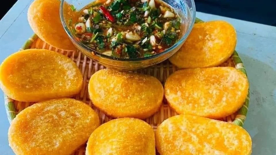 bánh đa chiên từ bánh đa đỏ và bánh tráng gạo khô