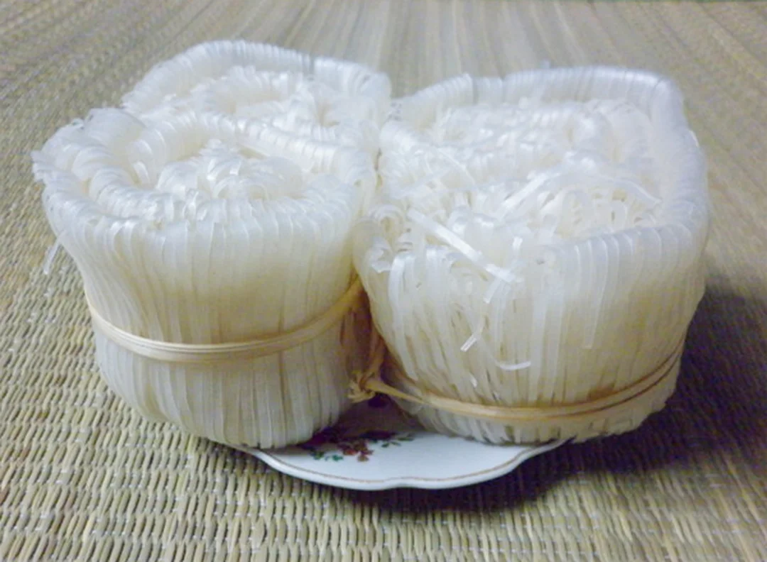 Bánh đa Chũ sợi to màu gạo tự nhiên bánh đa chũ sợi to màu gạo tự nhiên