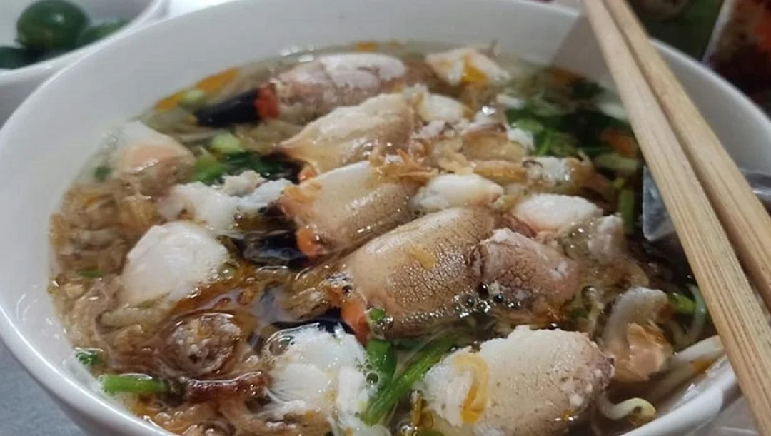 Bánh đa cù kỳ thập cẩm bánh đa cù kỳ thập cẩm với hải sản và bánh đa đỏ