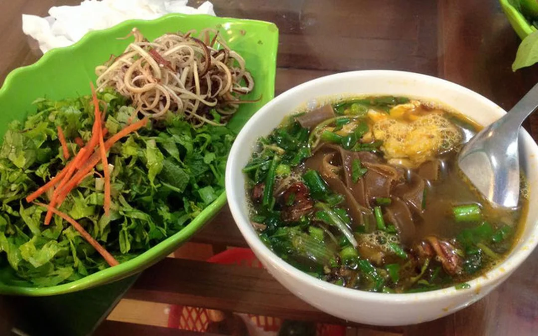 bánh đa cua bà cụ hải phòng gói mang về