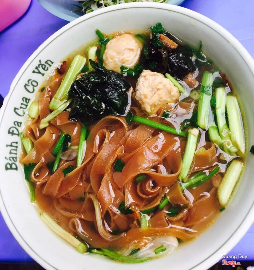 bánh đa cua cô yến với sợi bánh đa đỏ