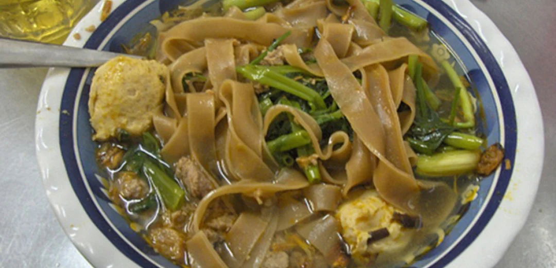bánh đa cua phùng hưng phần ăn tại quán
