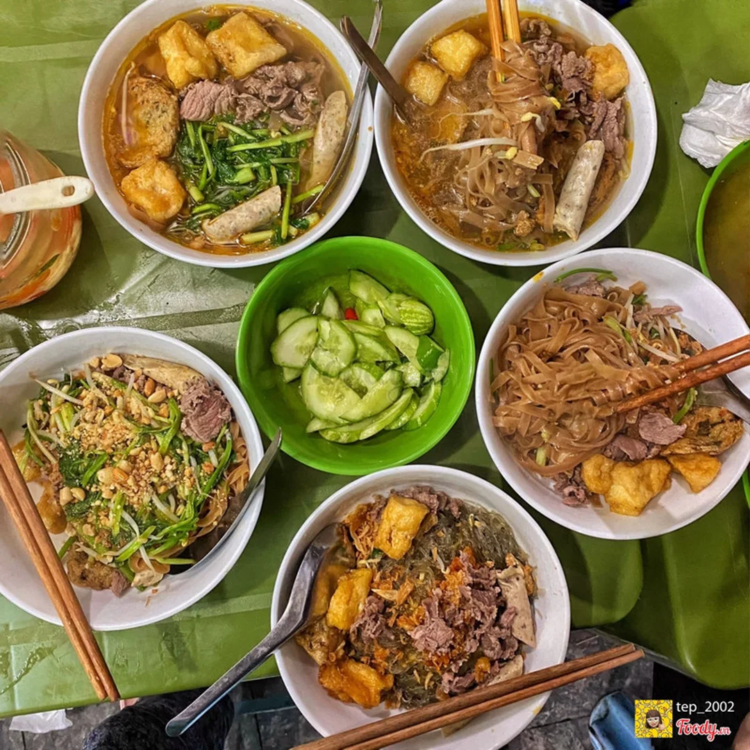 bánh đa cua phùng hưng tại phố cổ Hà Nội