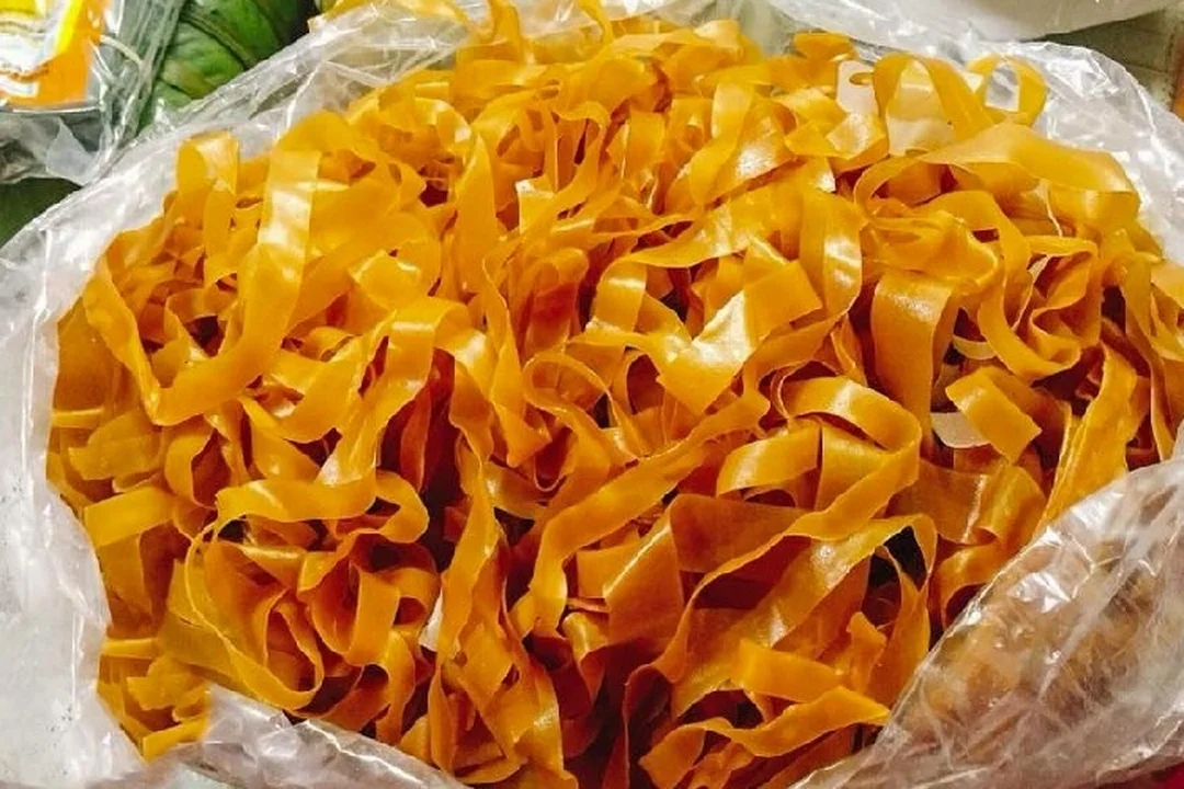 Bánh đa đỏ làm từ gì với sợi bánh khô màu nâu đỏ bánh đa đỏ làm từ gì với sợi bánh khô màu nâu đỏ