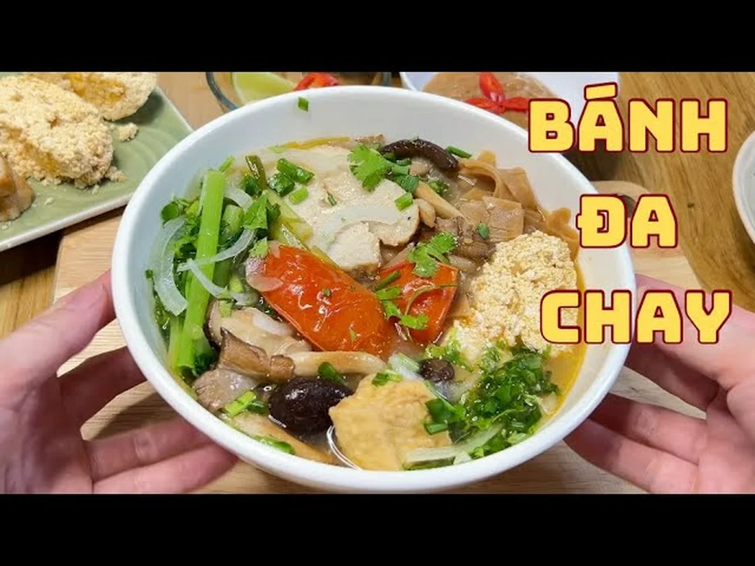 bánh đa nấu hoàn chỉnh với tô bánh đa cua hấp dẫn
