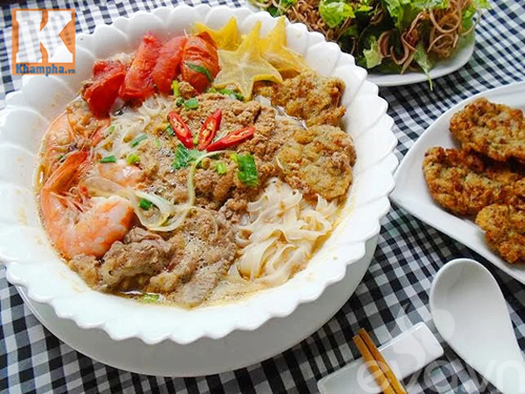 bánh đa nấu với nhiều biến tấu món nước buổi sáng