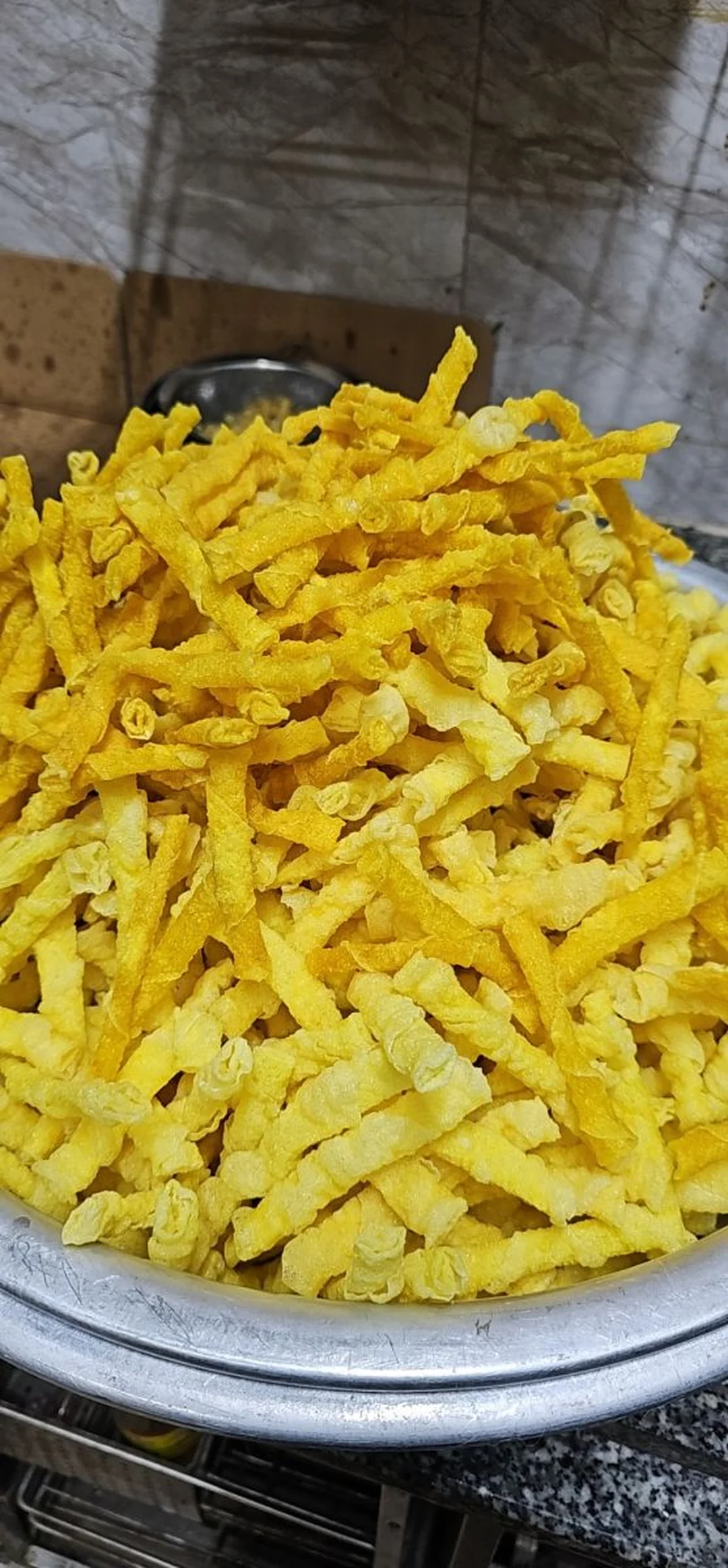 bánh đa nem hà tĩnh cuốn nem nướng và rau sống