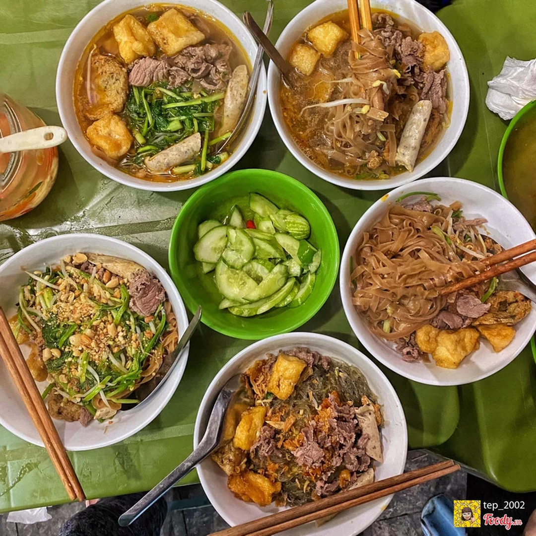 bánh đa trộn phùng hưng tại phố cổ Hà Nội
