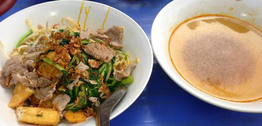 bánh đa trộn thái thịnh tại khu 100 Thái Thịnh Đống Đa