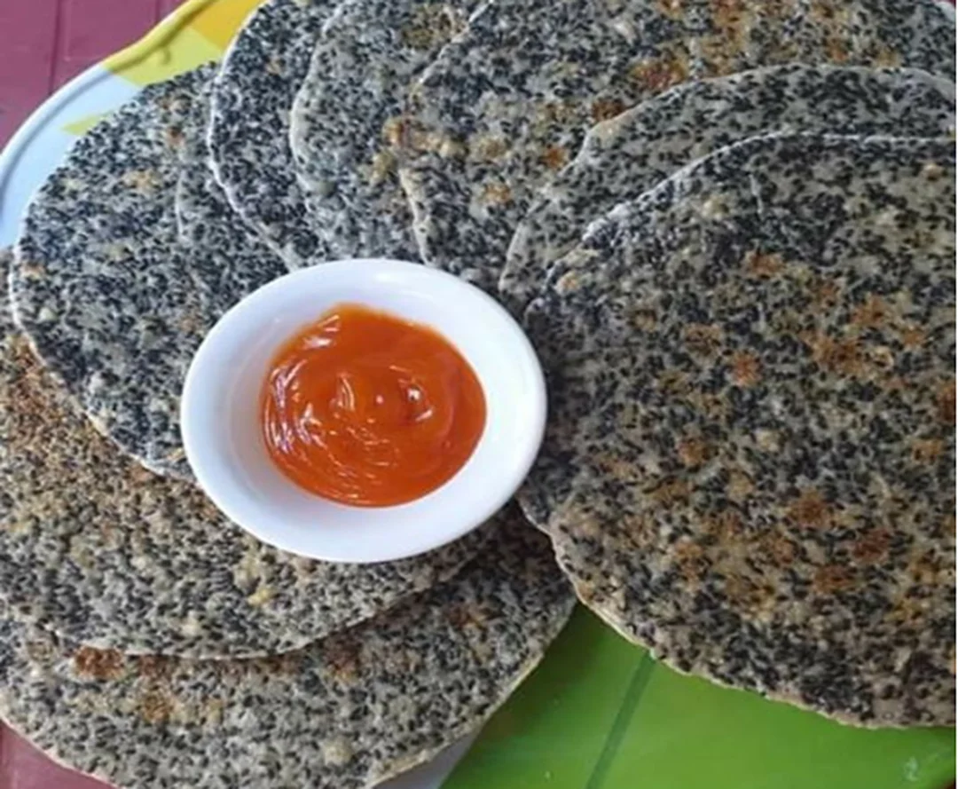 Bánh đa vừng đen Đô Lương phơi truyền thống ở Nghệ An bánh đa vừng đen Đô Lương phơi truyền thống ở Nghệ An