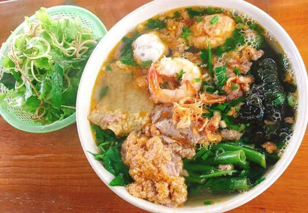 cách làm bánh đa cua với nồi nước dùng riêu cua