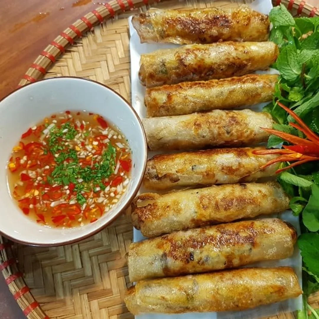 Bảo quản và thưởng thức bánh đa nem ngon cách làm bánh đa nem ngon khi bảo quản và dọn thành phẩm