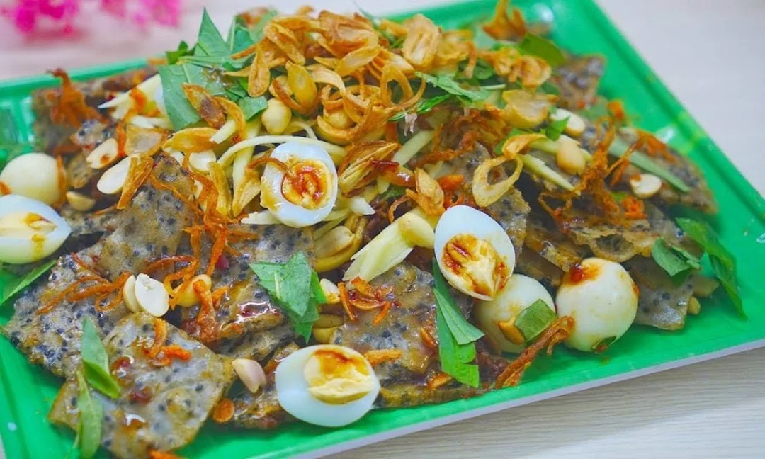 cách làm bánh đa trộn không bị dính khi đảo sốt