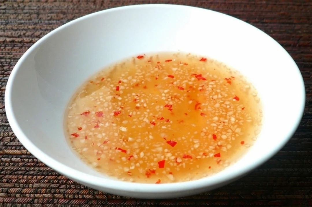 Cách pha nước chấm bánh đa nem ăn cùng nem rán giòn cách pha nước chấm bánh đa nem ăn cùng nem rán giòn