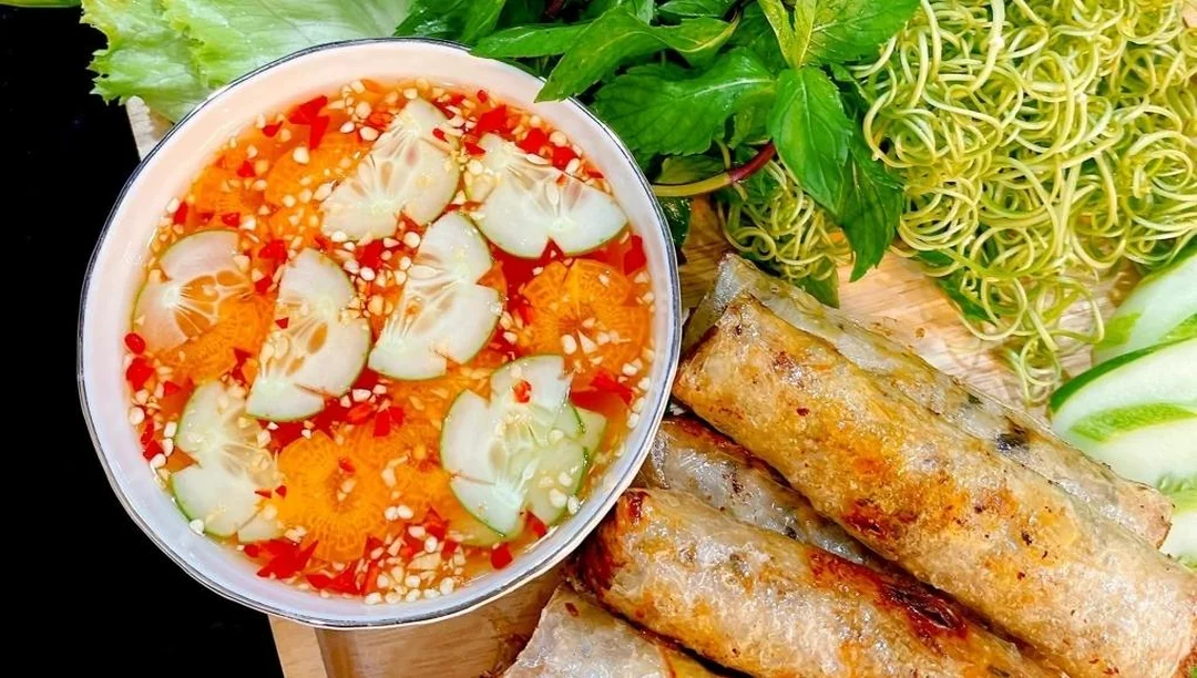 Cách pha nước chấm bánh đa nem tránh bị đục và tỏi chìm cách pha nước chấm bánh đa nem tránh bị đục và tỏi chìm