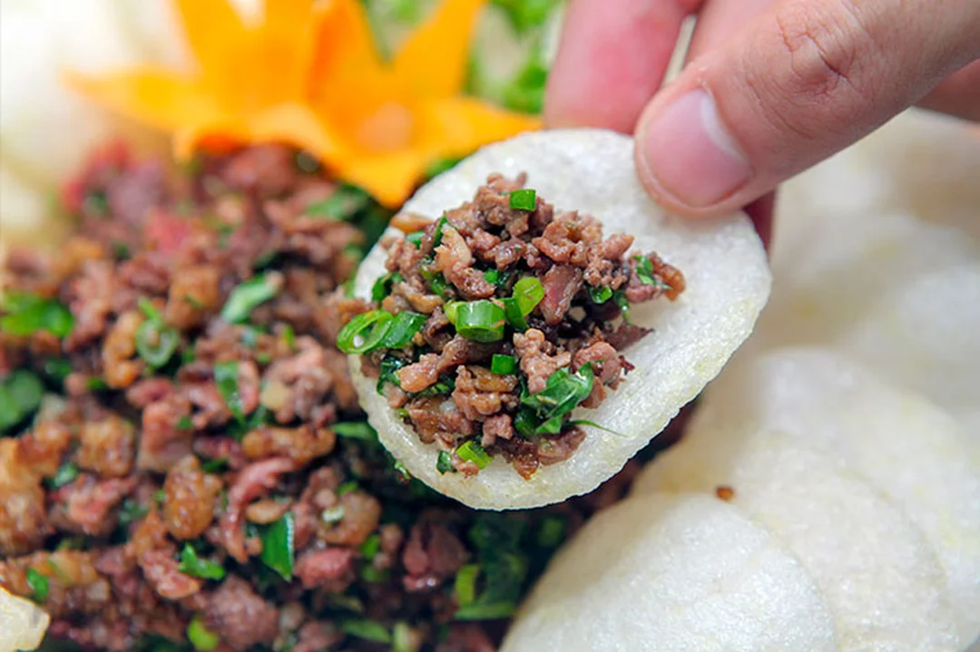chim câu xúc bánh đa dùng chim câu làm sạch chim câu xúc bánh đa dùng chim câu làm sạch