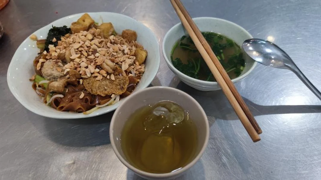 Bát bánh đa cua đỏ tại Cô Hằng Hải Phòng cô hằng bánh đa cua hải phòng bát bánh đa cua đỏ chuẩn vị