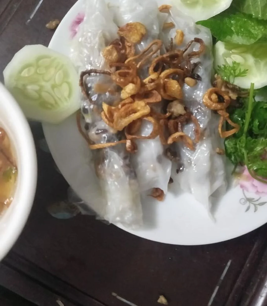làm bánh cuốn từ bánh đa nem bảo quản trong hộp kín
