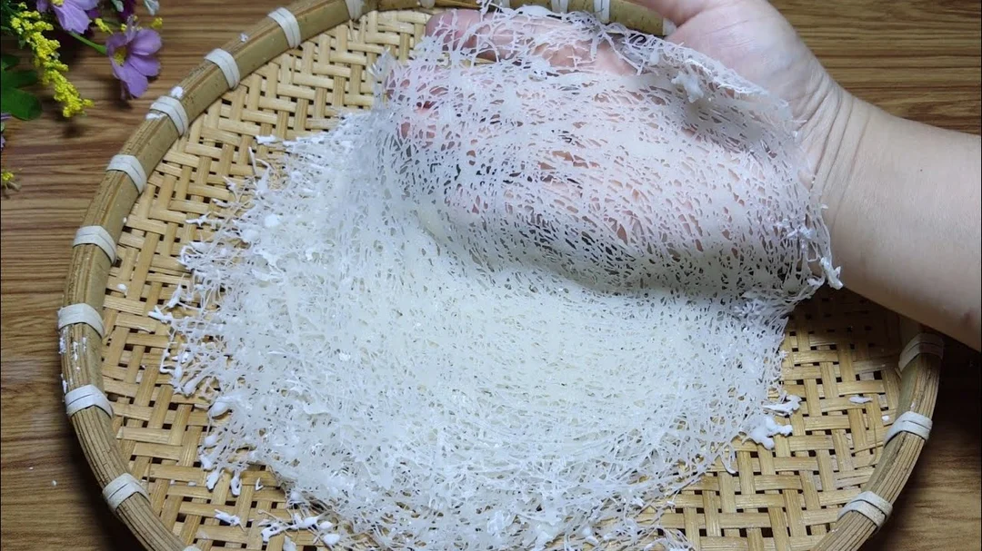 Cách làm bánh tráng rế cuốn chả giò